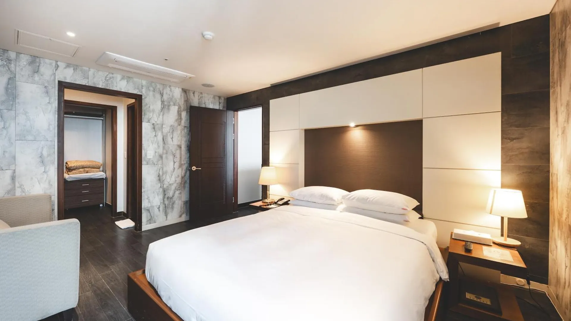 ***  Sunset Hotel Busan South Korea