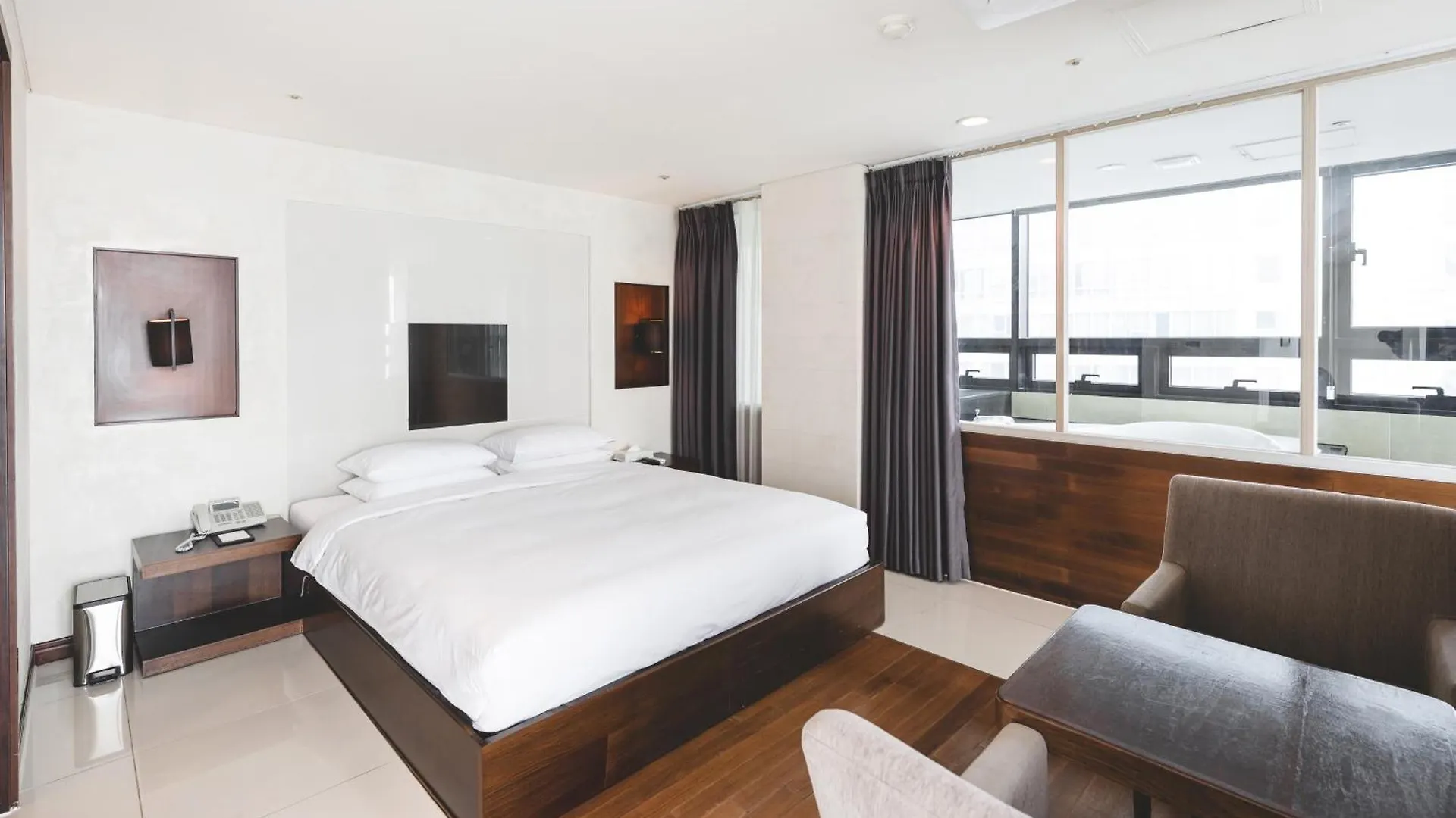 Sunset Hotel Busan 3*,