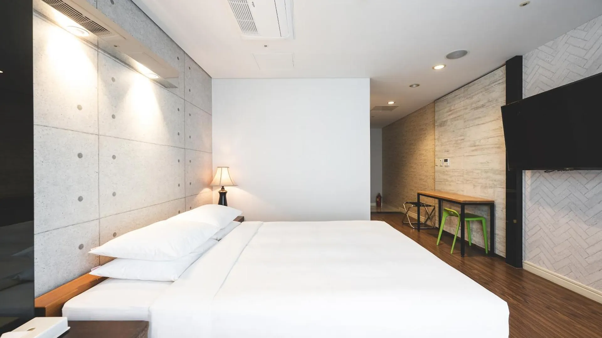 Sunset Hotel Busan 3*,